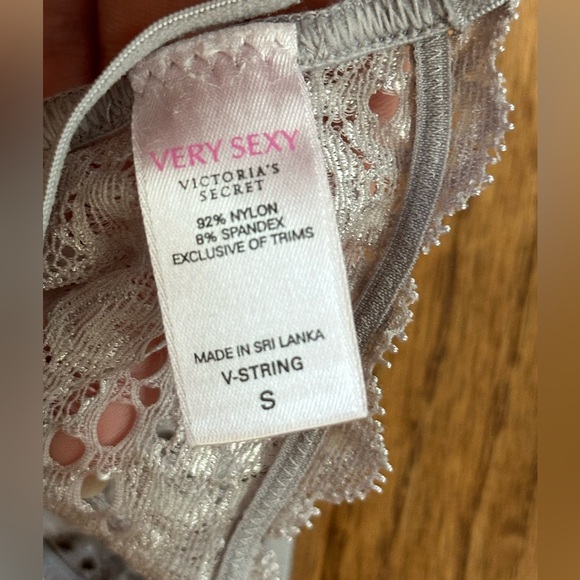 Victoria’s Secret Very Sexy Demi Lace Bra, Thong and Garter Set - Picture 10 of 13